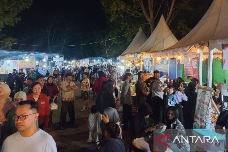Aktivitas festival Pangkallalang di Belitung pada tanggal 4-8 September 2024 (ANTARA/Kasmono/Apriliansyah)