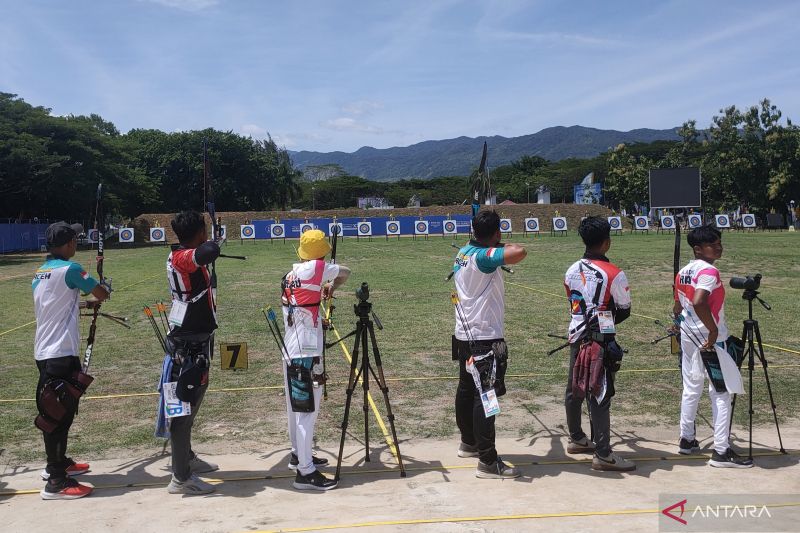Sebanyak 68 atlet tampil pada cabang olahraga panahan di nomor recurve individu putra dan putri dalam Pekan Olahraga Nasional (PON) XXI Aceh-Sumatera Utara 2024 di Stadion Harapan Bangsa, Banda Aceh, Selasa (10/9/2024). ANTARA/Risky Syukur