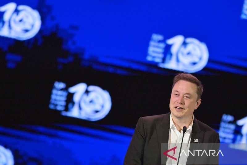 Arsip Foto - CEO Tesla Inc. dan SpaceX serta pemilik Neuralink, Elon Musk menyampaikan pidato pada pembukaan World Water Forum 2024 di Nusa Dua, Badung, Bali, Senin (20/5/2024). ANTARA FOTO/Aprillio Akbar/aa.