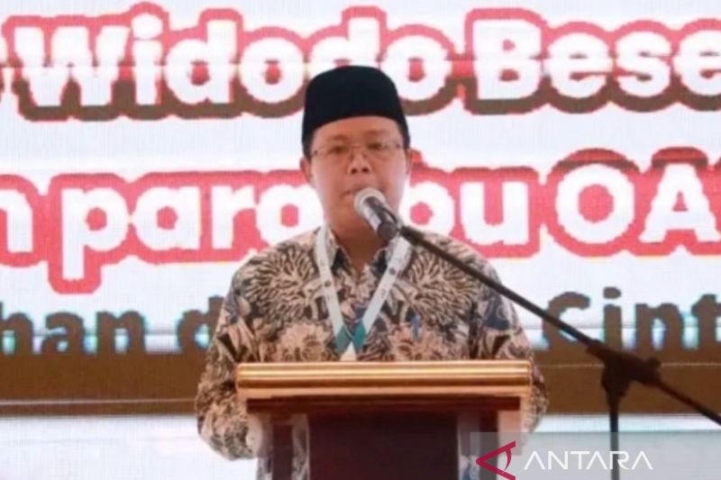 Sekretaris Direktorat Jenderal Pendidikan Islam Kemenag RI Rohmat saat memberikan sambutan pada kegiatan Sosialisasi Moderat Sejak Dini di Balikpapan. ANTARA/HO-Diskominfo Kaltim