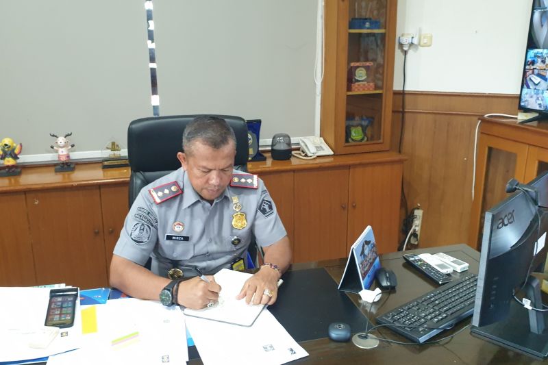 Kepala Kantor Imigrasi Kelas I TPI Palembang Khairil Mirza. (ANTARA/Yudi Abdullah)