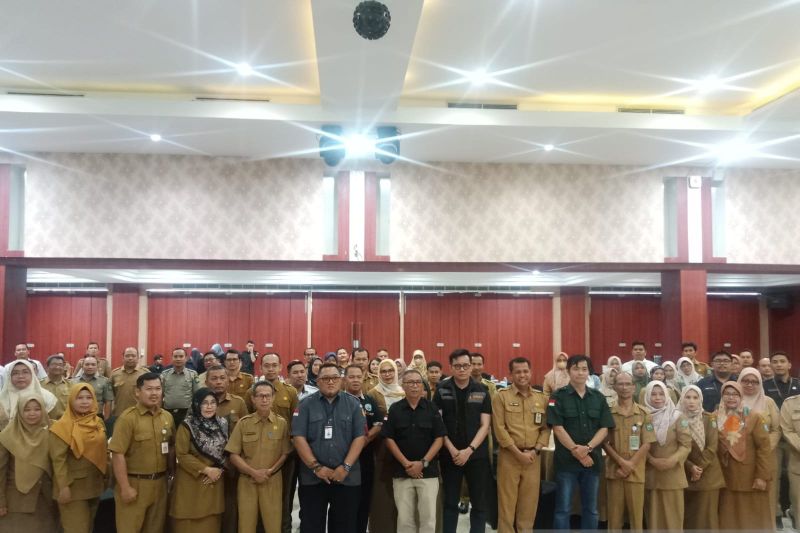 Bawaslu Belitung menggelar kegiatan sosialisasi netralitas bagi Aparatur Sipil Negara (ASN) di lingkungan Pemerintah Kabupaten Belitung pada Pilkada 2024 (ANTARA/Kasmono/Apriliansyah)