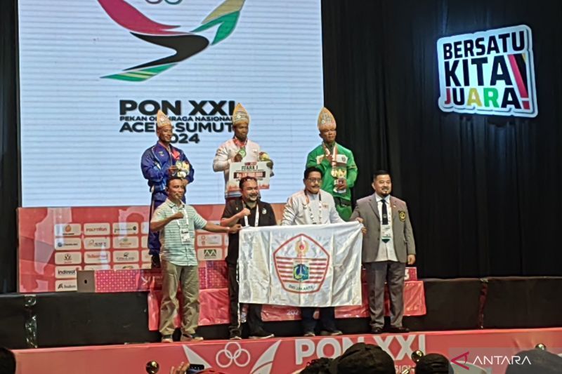 Upacara Penghormatan Pemenang (UPP) cabang olahraga binaraga pada PON XXI Aceh-Sumatera Utara di Hotel Four Point, Medan, Rabu (11/9/2024). (ANTARA/Asep Firmansyah)