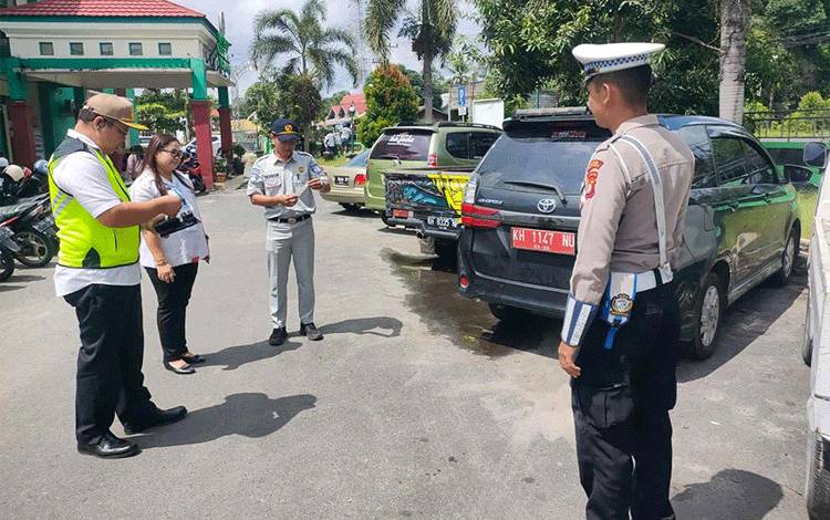 Tim Pembina Samsat Kabupaten Kasongan, baru baru ini. (FOTO:RICO LAMPE)
