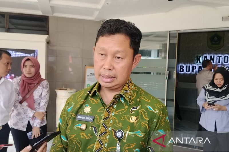Penjabat Bupati Bogor Asmawa Tosepu di Cibinong, Kabupaten Bogor, Jawa Barat. (ANTARA/M Fikri Setiawan)