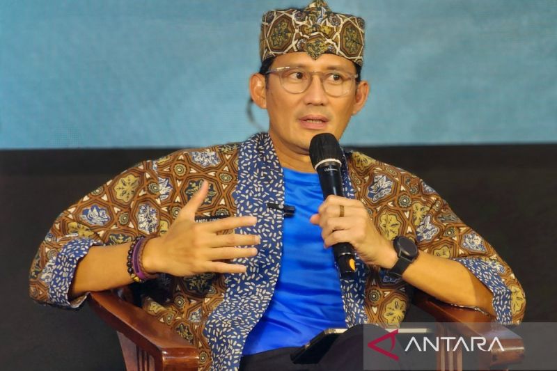 Menteri Pariwisata dan Ekonomi Kreatif (Menparekraf) Sandiaga Salahuddin Uno menjadi pembicara dalam Workshop Peningkatan Inovasi dan Kewirausahaan Kota Kreatif (KaTa Kreatif) Indonesia, di Semarang, Kamis (12/9/2024). ANTARA/I.C. Senjaya