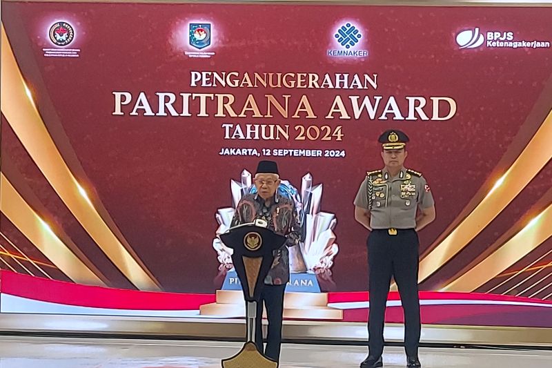 Wakil Presiden Ma'ruf Amin saat menyampaikan pidato dalam agenda Penganugerahan Paritrana Award 2024, di Plaza BP Jamsostek, Jakarta Selatan, Kamis (12/9/2024). (ANTARA/Andi Firdaus)