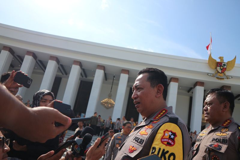 Kapolri Jenderal Pol. Listyo Sigit Prabowo memberikan keterangan di Istana Kepresidenan IKN, Kamis (12/9/2024). ANTARA/Rangga Pandu Asmara Jingga