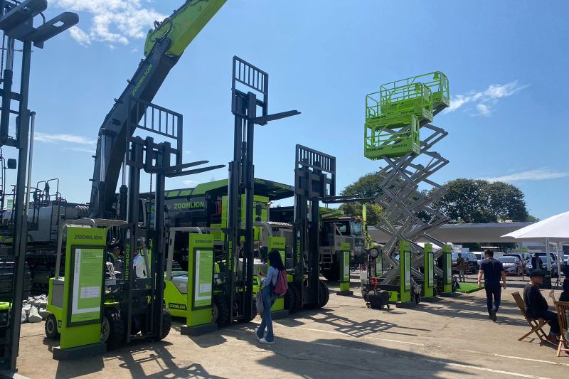 Zoomlion Indonesia menampilkan berbagai macam alat berat pada ajang Mining Indonesia 2024 di JIExpo Kemayoran, Jakarta pada 11-14 September 2024. ANTARA/HO-Zoomlion Indonesia