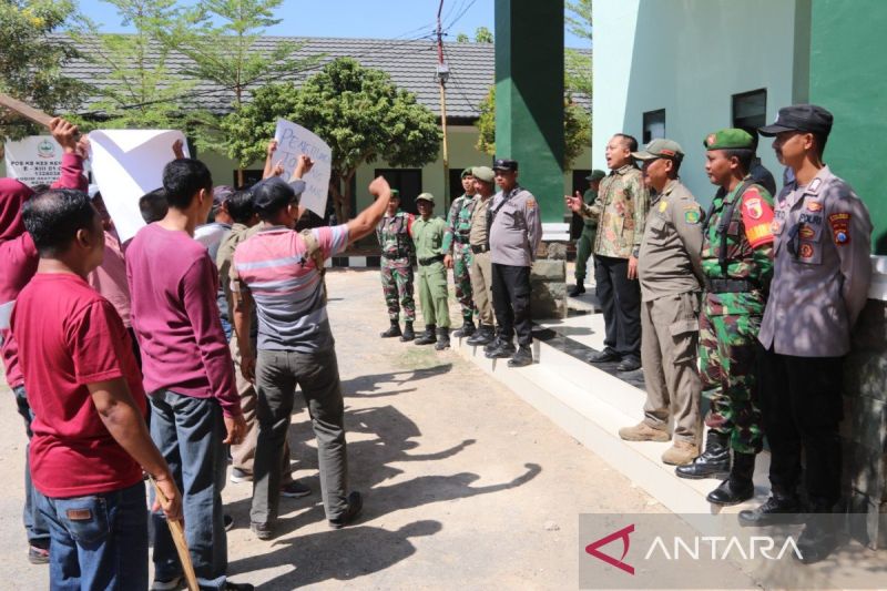 Simulasi pengamanan Pilkada 2024 di Makodim Sumenep, Kamis (12/9/2024). (ANTARA/ HO-Kodim Sumenep)