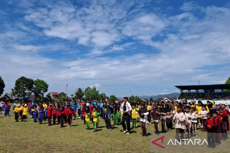 Peserta Festival Olahraga Pendidikan (FOP) Tahun 2024 yang dilaksanakan Kemenpora di Kabupaten Rejang Lebong 11-12 September 2024. (ANTARA/Nur Muhamad)
