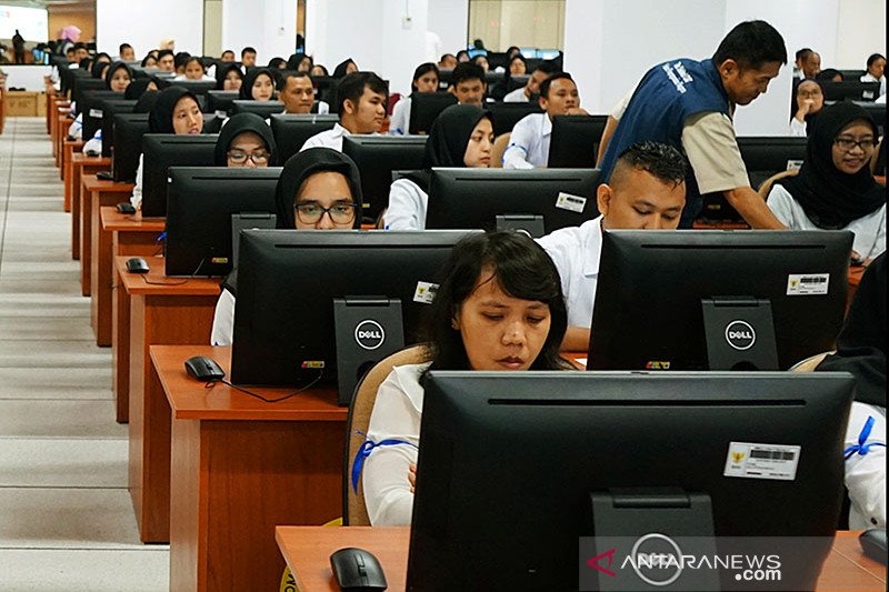 Foto Arsip - Pelaksanaan Seleksi Kompetensi Dasar (SKD) Calon Pegawai Negeri Sipil (CPNS) Kementerian Perindustrian (Kemenperin) yang digelar di Kantor Badan Kepegawaian Negara (BKN), Jakarta. ANTARA/HO-Kementerian Perindustrian/aa.