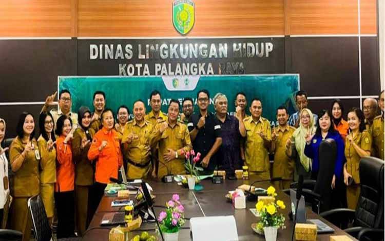 Penyusunan naskah akademik Raperda Pengendalian Karhutla di Palangka Raya. (FOTO: HUMAS)