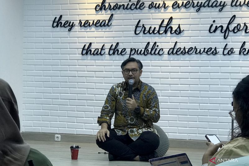 Communication and Informatics Ministry's (Kominfo's) Director General of Public Information and Communication, Prabu Revolusi, in a media gathering in Jakarta on September 13, 2024. (ANTARA/ Putri Hanifa)