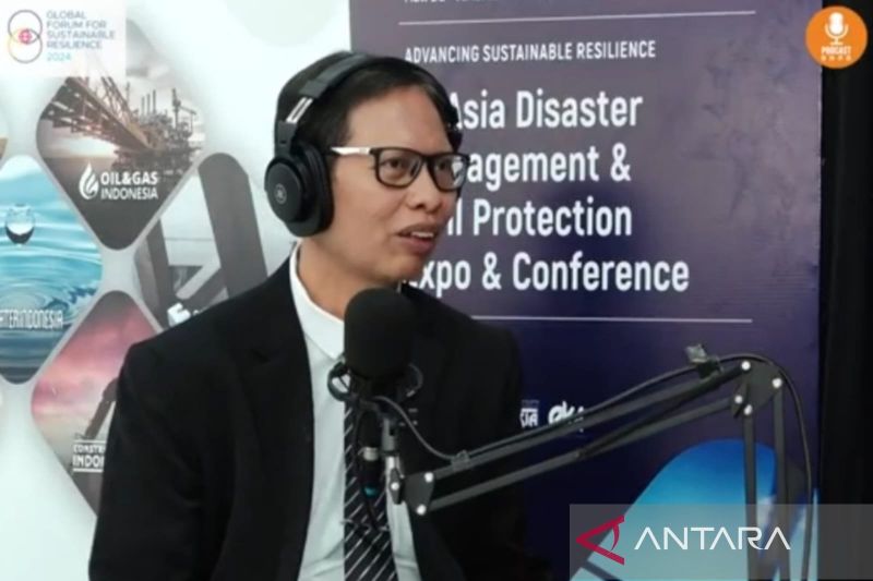 Direktur Pemetaan dan Evaluasi Risiko Bencana Badan Nasional Penanggulangan Bencana (BNPB), Udrekh, dalam siniar "Pemetaan dalam Forensik Kebencanaan" yang diikuti di Jakarta, Sabtu (14/9/2024) (ANTARA/M Riezko Bima Elko Prasetyo)