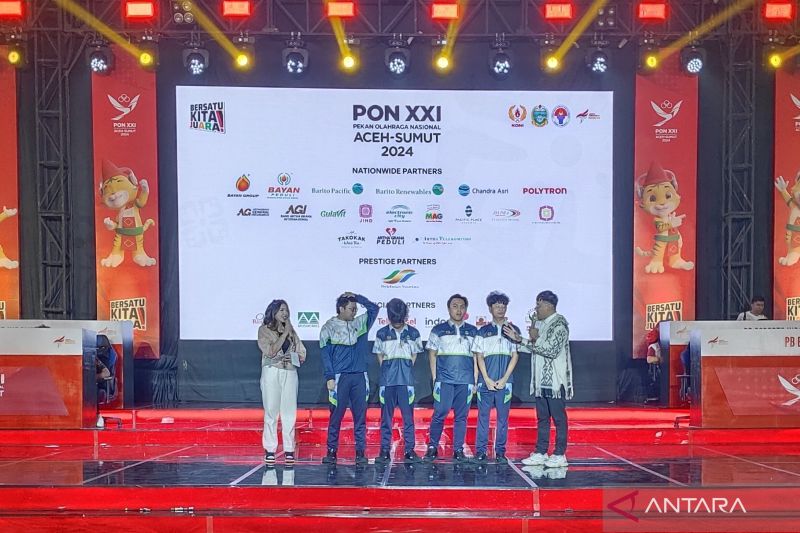 Tim esport Jawa Barat (Jabar) memimpin klasemen sementara dalam nomor kategori Garena Free Fire pada Pekan Olahraga Nasional (PON) XXI yang diselenggarakan di Medan International Convention Center (MICC) di Kota Medan, Sumatera Utara pada Sabtu (14/9/2024). ANTARA/Ilham Kausar