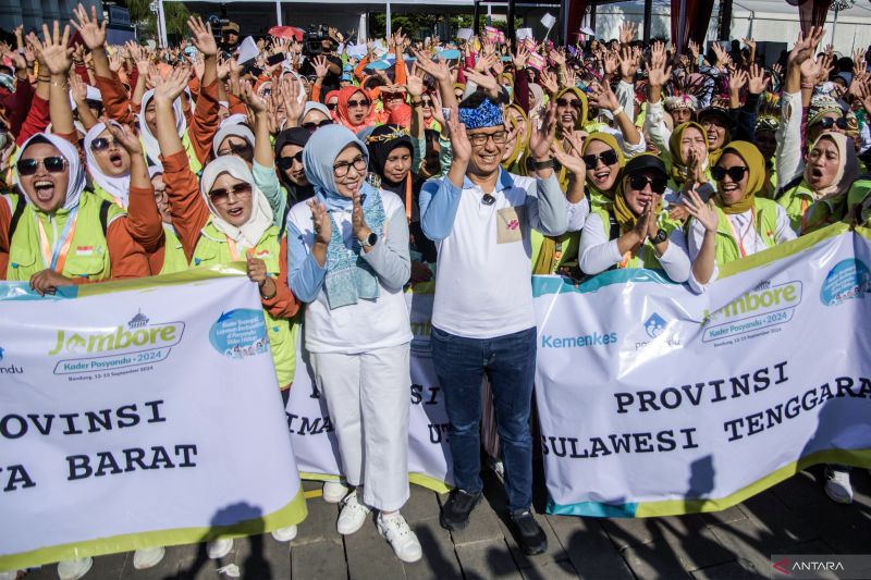 Health Minister Budi Gunadi Sadikin at the 2024 Ayo Sehat Festival in Bandung, West Java, on September 14, 2024. (ANTARA FOTO/NOVRIAN ARBI)