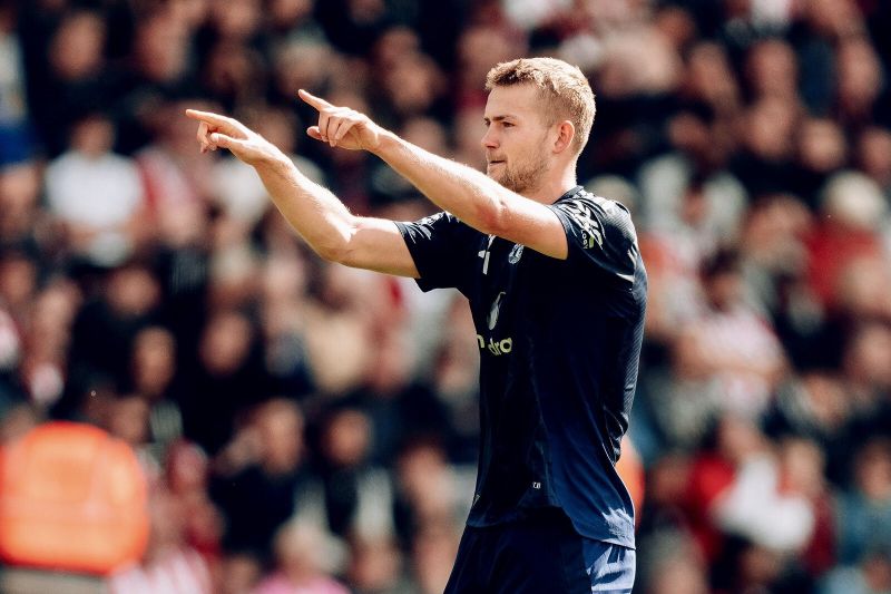 Bek tengah Manchester United Matthijs de Ligt (https://x.com/ManUtd)