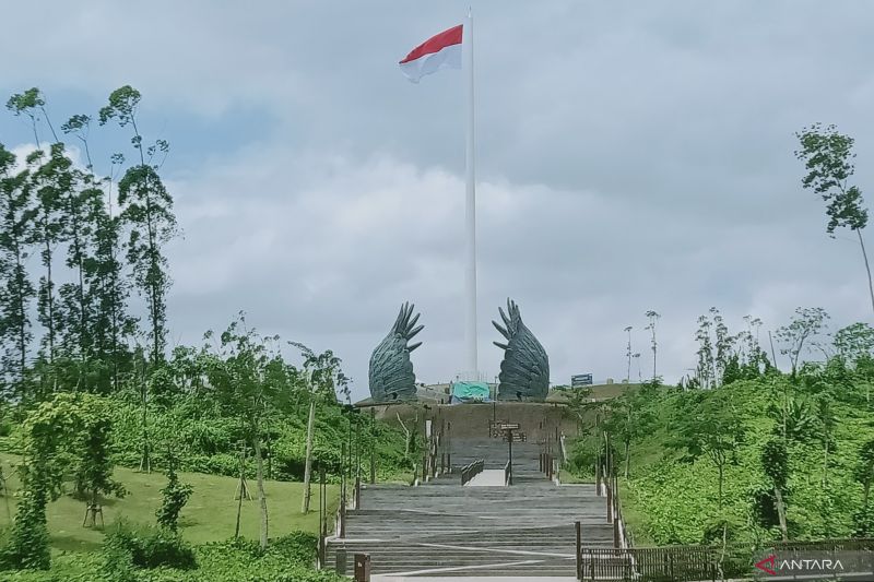 Taman Kusuma Bangsa di Kota Nusantara, ibu kota baru Indonesia berlokasi di Kecamatan Sepaku, Kabupaten Penajam Pase Utara, Provinsi Kalimantan Timur, salah satu area yang dapat dikunjungi masyarakat umum (ANTARA/Nyaman Bagus Purwaniawan)