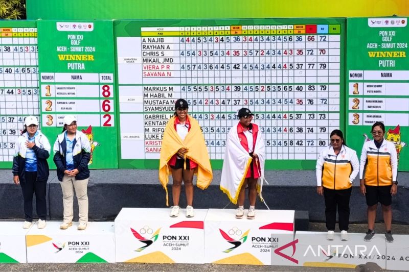 Tiga tim golf nomor pertandingan "foursome" putri yang meraih medali dalam perhelatan PON XXI Aceh Sumut 2024 di Royal Sumatra Golf Course, Medan, Sumatera Utara, Senin (16/9/2024). (ANTARA/Agatha Olivia Victoria)