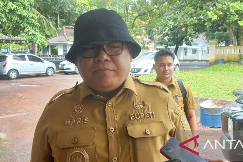 Pj Bupati Bangka M Haris ingatkan masyarakat tingkatkan PSN cegah penyebaran DBD, di Sungailiat, Selasa (17/9/2024). ANTARA/Kasmono