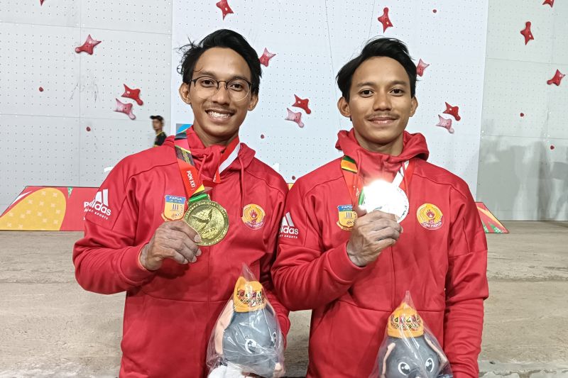 Ravianto Ramadhan (kanam) dan Raviandi Ramadhan, kembar bersaudara atlet kontingen Provinsi Papua pada Pekan Olahraga Nasional (PON) XXI Aceh-Sumatra Utara 2024. ANTARA/Zuhdiar Laeis