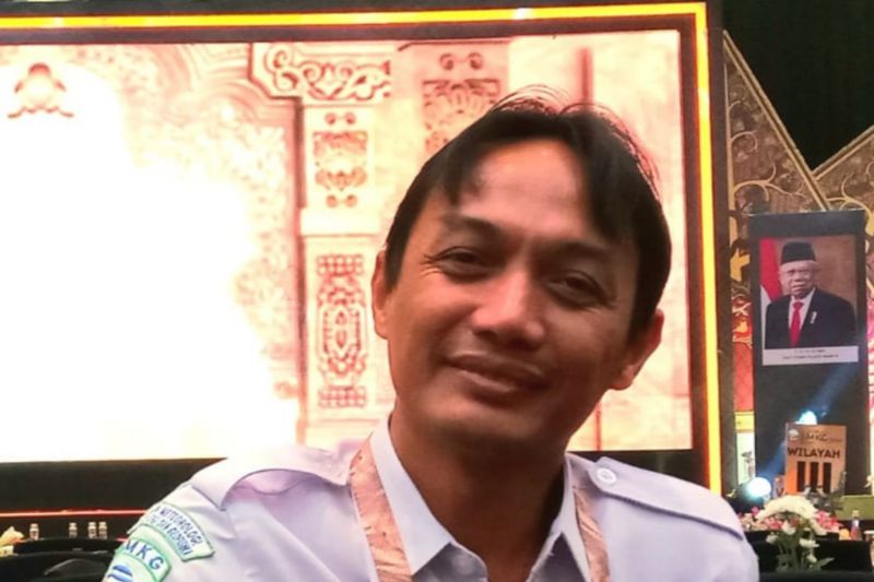 Kepala Stasiun Meteorologi Frans Sales Lega Manggarai Decky Irmawan. (ANTARA/HO-Dokumentasi Pribadi)