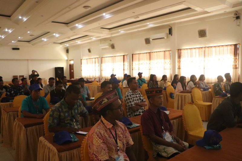 Suasana pelatihan tata kelola bisnis dan pemasaran pariwisata bagi delapan desa di Kabupaten Manggarai Barat, Nusa Tenggara Timur (NTT). (ANTARA/HO-Kominfo Manggarai Barat)