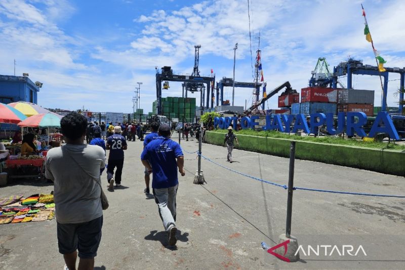 Suasana Pelabuhan Jayapura, Kota Jayapura, Papua. ANTARA/Qadri Pratiwi