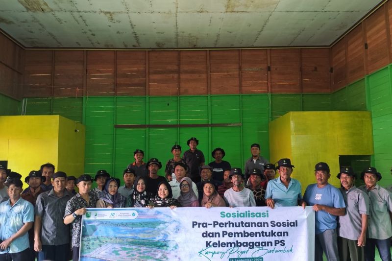 Yayasan Konservasi Alam Nusantara melakukan sosialisasi perhutanan sosial untuk petambak udang tradisional di Kampung Pegat Batumbuk, Kabupaten Berau, Kalimantan Timur. ANTARA/HO-YKAN