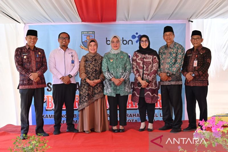 Peluncuran Sekolah Lansia Tangguh (Selantang) di Kota Jambi, Kamis (19/9/2024). (ANTARA/Tuyani)