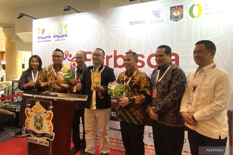 Direktur Jenderal Perdagangan Dalam Negeri Kementerian Perdagangan Moga Simatupang dalam Forum Bisnis Daerah oleh Kadin Jawa Timur di Surabaya, Jawa Timur, Kamis (19/9/2024). (ANTARA/Astrid Faidlatul Habibah)