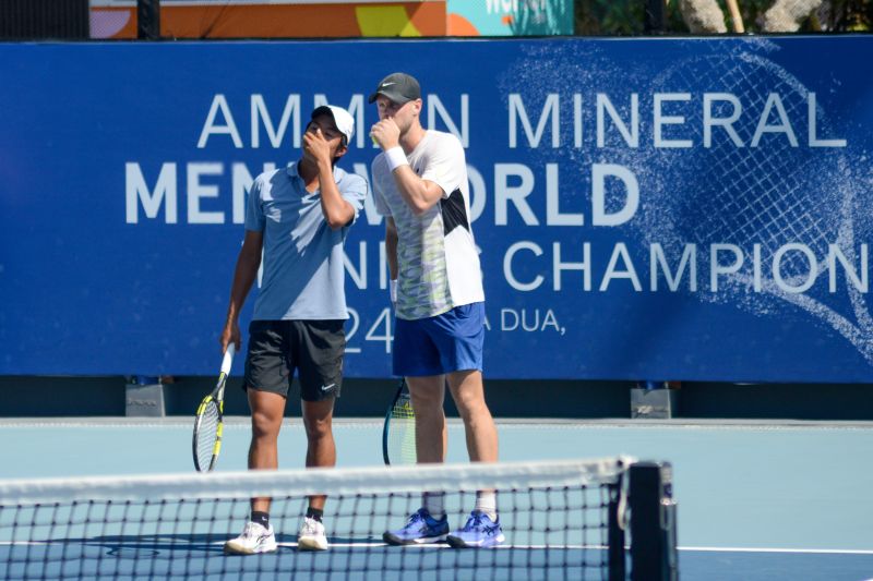 Ganda Indonesia/Australia Nathan Anthony Barki/Blake Ellis beraksi saat melawan ganda Korea Selatan Chan-Yeong Oh /Seungmin Park pada babak perempat final ITF M15 seri keempat Amman Mineral Mens World Tennis Championship di Bali National Tennis Center, The Nusa Dua, Kamis (19/9/2024). (ANTARA/HO)