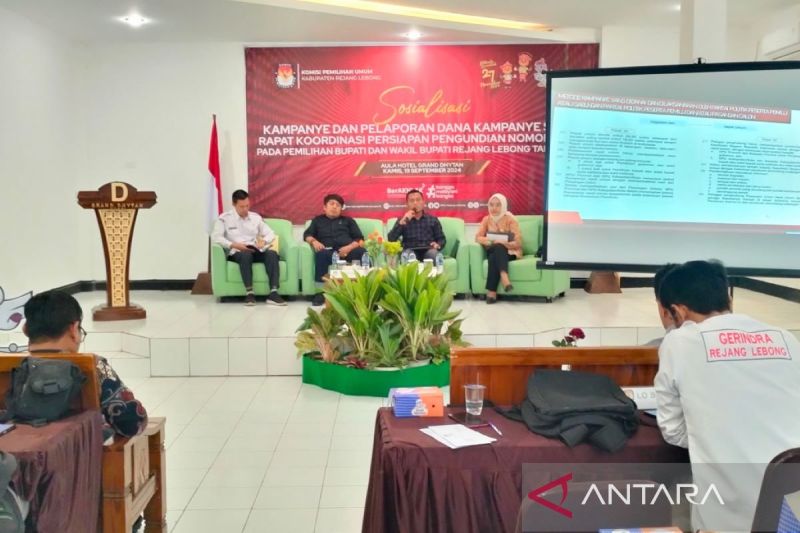 KPU Rejang Lebong menggelar sosialisasi tahapan kampanye dan laporan awal dana kampanye, Kamis, (19/9/2024). (ANTARA/Nur Muhamad)