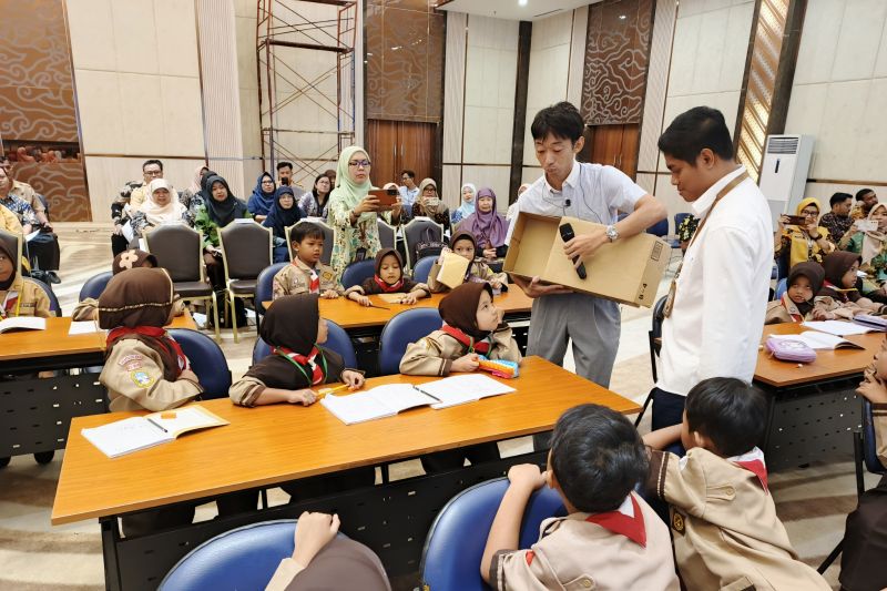Kementerian Pendidikan Kebudayaan Riset dan Teknologi (Kemendikbudristek) berkolaborasi dengan multipihak guna memperkuat implementasi Kurikulum Merdeka melalui Lesson Study Pembelajaran Matematika SD di Jakarta pada Rabu (21/8/2024). (ANTARA/HO-BKHM Kemendikbudristek)