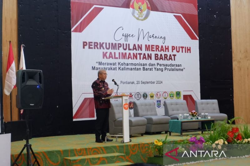 Pj Gubernur Kalbar Harisson membuka kegiatan perkumpulan Merah Putih (PMP) Kalimantan Barat di Pontianak, Jumat. (ANTARA/HO : Edo Saputra)