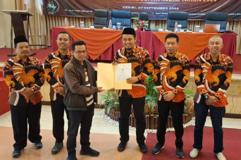 KPU Kabupaten Kediri menetapkan DPT Pilkada 2024 di Kediri, Jawa Timur, Jumat (20/9/2024). ANTARA/HO-KPU