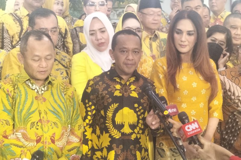 Ketua Umum Partai Golkar Bahlil Lahadalia di kantor DPP Partai Golkar, Slipi, Jakarta Barat, Jumat (20/9/2024) (ANTARA/Walda Marison)