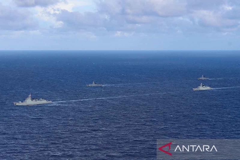 Arsip - Kapal-kapal angkatan laut China dan Rusia mengikuti upacara pemisahan armada di perairan dekat Kota Zhanjiang, Provinsi Guangdong, China selatan, Rabu (17/7/2024). Latihan maritim gabungan China-Rusia bersandi Latihan Gabungan Laut-2024 (Exercise Joint Sea-2024) tuntas pada Rabu (17/7). ANTARA FOTO/Xinhua/Yang Jie/rwa.