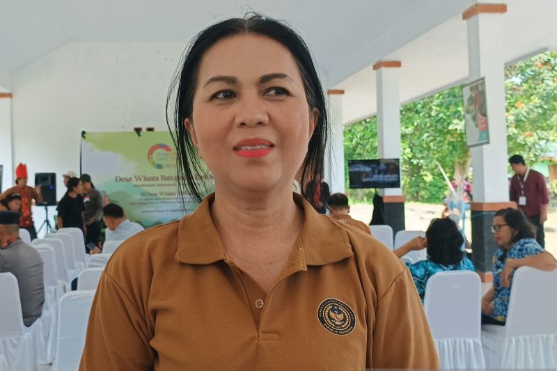 Kepala Dinas Pariwisata Kota Bitung, Pingkan Kapoh. ANTARA/Karel A Polakitan