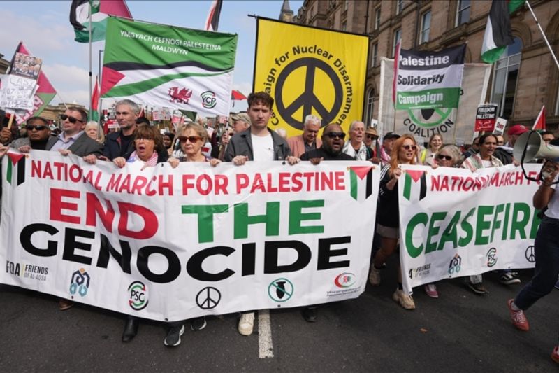 Lebih dari 15.000 orang pada hari Sabtu (21/9/2024) menggelar aksi unjuk rasa di Liverpool untuk mendesak pemerintah Inggris menghentikan pengiriman senjata ke Israel. ANTARA/Anadolu/py