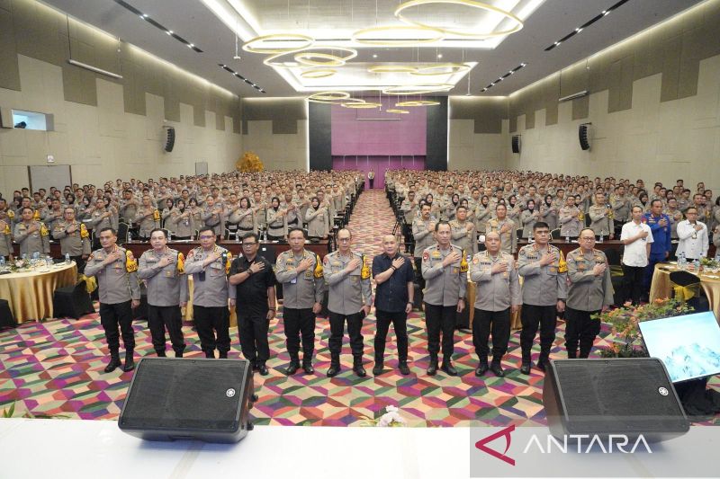 Kepolisian Daerah (Polda) Sumatera Selatan (Sumsel) membekali 648 personel tentang pengetahuan netralitas dalam pengawalan calon kepala daerah dan wakil kepala daerah. ANTARA/ HO- Polda Sumsel.
