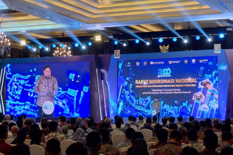 Coordinating Minister for Economic Affairs Airlangga Hartarto at the 2024 National Coordination Meeting for the Acceleration and Expansion of Regional Digitalization in Jakarta on Monday (September 23, 2024). (ANTARA/Bayu Saputra/rst)