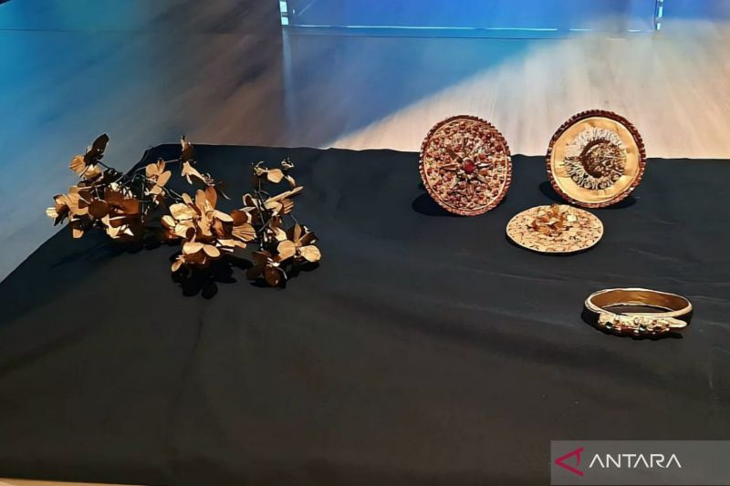 Beberapa artefak hasil repatriasi meliputi berbagai benda dari koleksi perang Puputan Badung yang diambil selama intervensi Belanda di Bali pada tahun 1906 yang saat ini telah dikelola oleh Direktorat Jenderal Kebudayaan Kemendikbudristek. ANTARA/HO-Kemendikbudristek