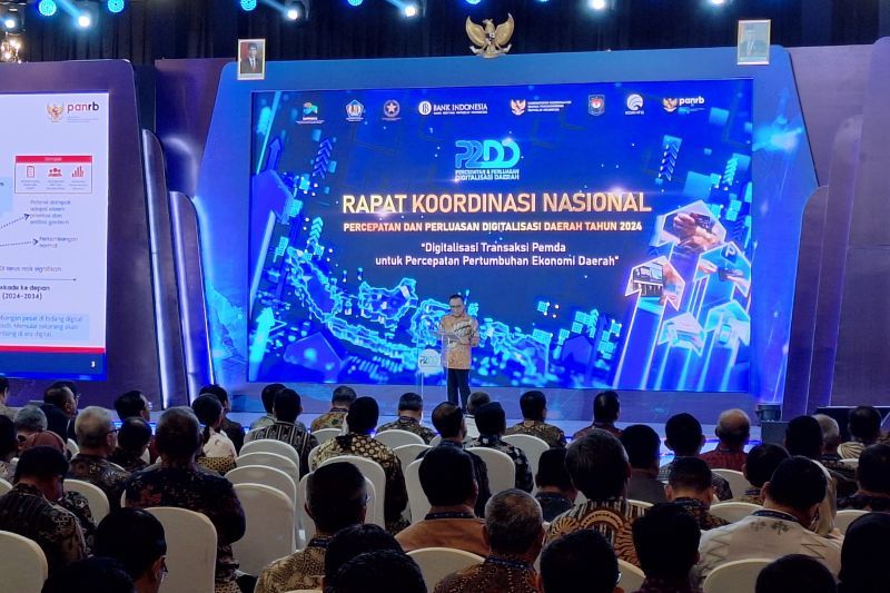 State Apparatus and Bureaucratic Reform Minister Abdullah Azwar Anas at the 2024 National Coordination Meeting for Acceleration and Expansion of Regional Digitalization (P2DD) in Jakarta on Monday (September 23, 2024). (ANTARA/Bayu Saputra/rst)