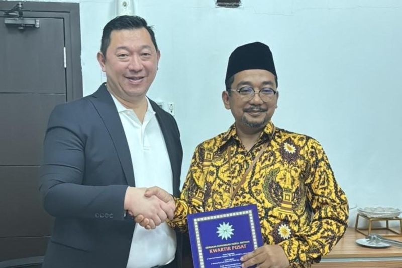 Perusahaan pengembangan sepeda motor berbasis tenaga listrik PT Icatch International Indonesia menandatangani perjanjian kerja sama dengan Muhammadiyah untuk penyediaan 500 ribu unit sepeda motor listrik. (ANTARA/HO-PT Icatch International Indonesia)