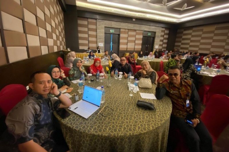 Suasana rapat Koordinasi Penerapan SPBE dan Smart City Pemkab Kukar yang digelar secara hibrid. ANTARA/HO Prokom Kukar.