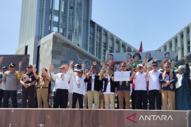 Deklarasi Pilkada Damai 2024 yang dilaksanakan di kawasan Bundaran Besar Palangka Raya, (24/9/2029). ANTARA/Adi Wibowo