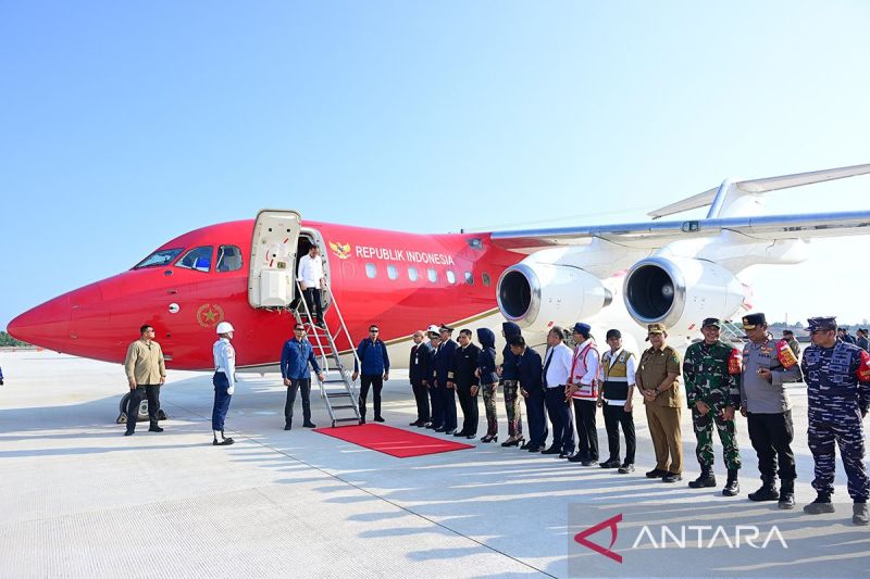 An RJ-85 Presidential Aircraft carrying President Joko Widodo arrives at Nusantara Airport, IKN, East Kalimantan, on Tuesday (September 24, 2024). (ANTARA/HO-Presidential Secretariat Press Bureau/aa/rst)