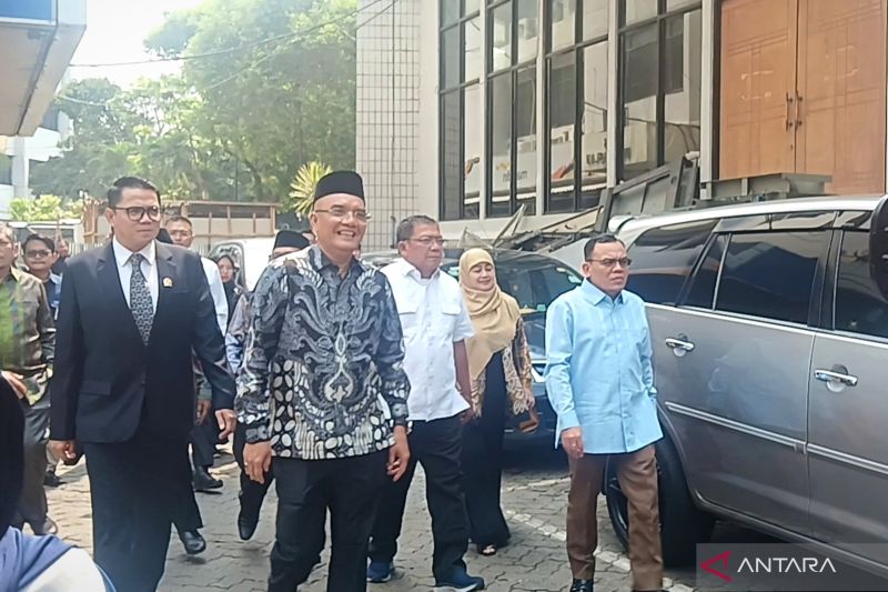 Panitia Khusus (Pansus) Angket Penyelenggaraan Haji 2024 DPR RI melakukan inspeksi mendadak (sidak) ke Kantor Sistem Informasi dan Komputerisasi Haji Terpadu (Siskohat), Jakarta, Rabu (4/9/2024). ANTARA/Tri Meilani Ameliya